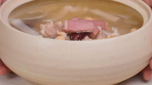 出鍋前5分鐘加鹽調(diào)味。