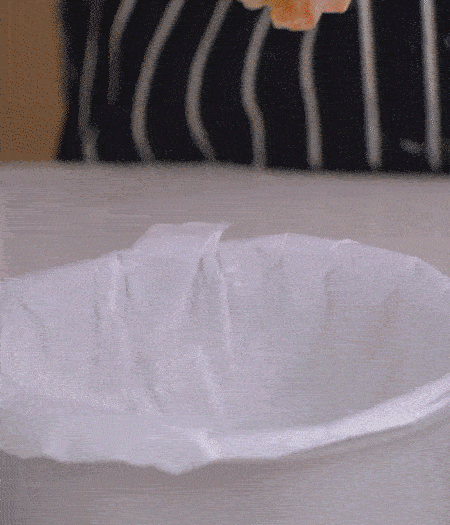 放到容器中，30-36攝氏度的地方發(fā)酵2次。