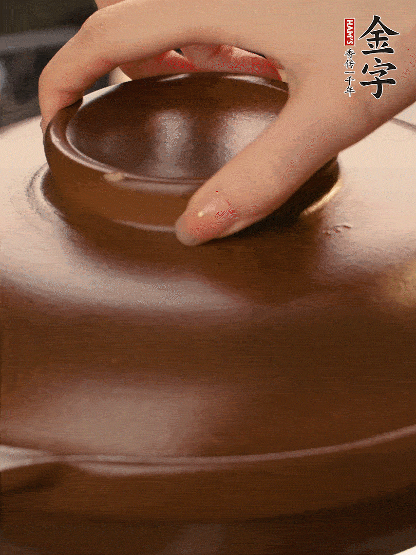 再下日本豆腐煮3分鐘。