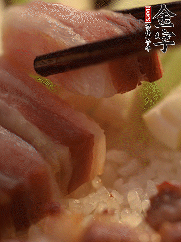 轉(zhuǎn)小火，繼續(xù)蓋蓋子燜2-3分鐘。