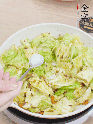 一點鹽、糖調(diào)味。