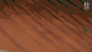 待水沸騰，煮到湯圓浮起，碗中加點(diǎn)豬油、生抽、蔥花就可以了。