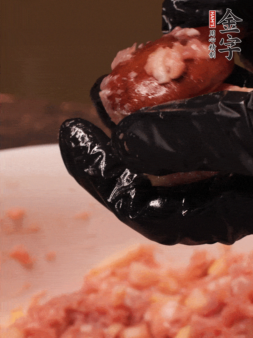 攪拌上勁，15g食用油，再攪拌一下，分成30g小圓球，冰凍1小時