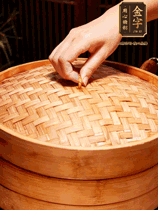 麻辣香腸蒸10分鐘，切成片，蒜苗切斜段，姜蒜干辣椒小米椒切碎